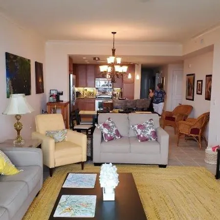 Gateway Grand II Apartment